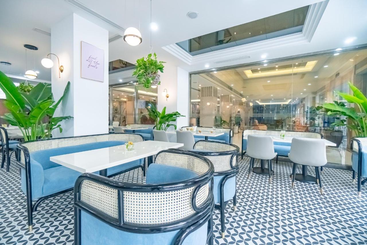 Bao Son International Hotel Hanoi Buitenkant foto