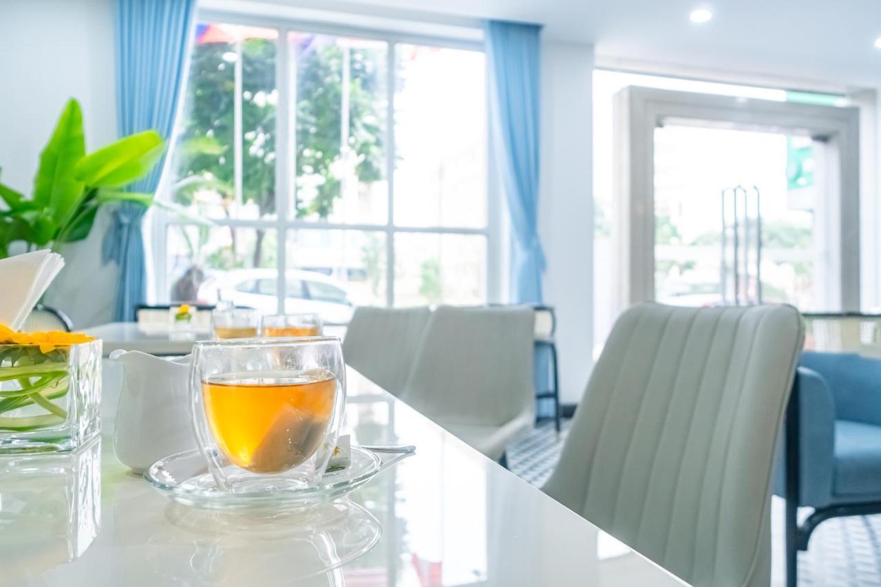 Bao Son International Hotel Hanoi Buitenkant foto