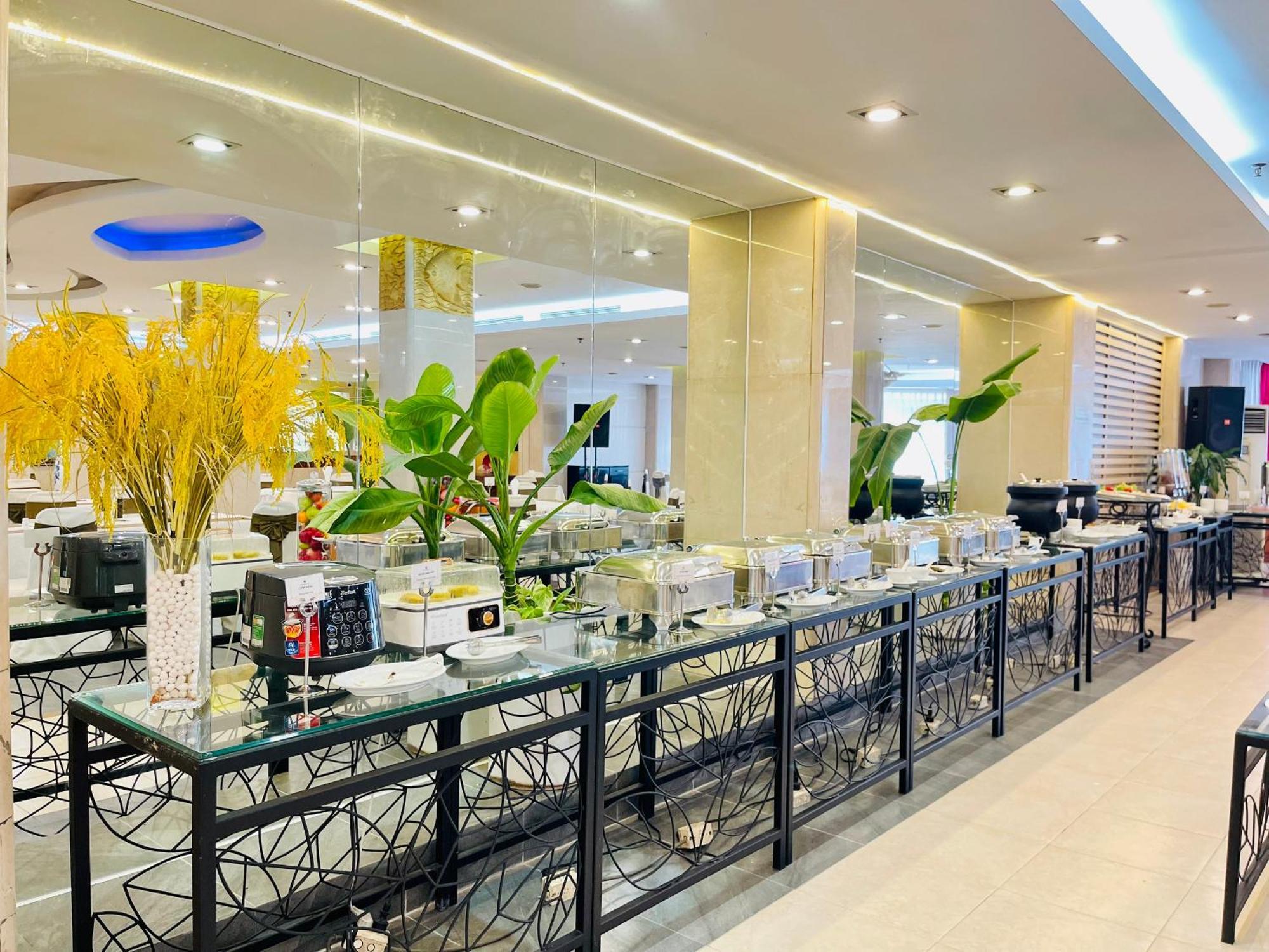 Bao Son International Hotel Hanoi Buitenkant foto
