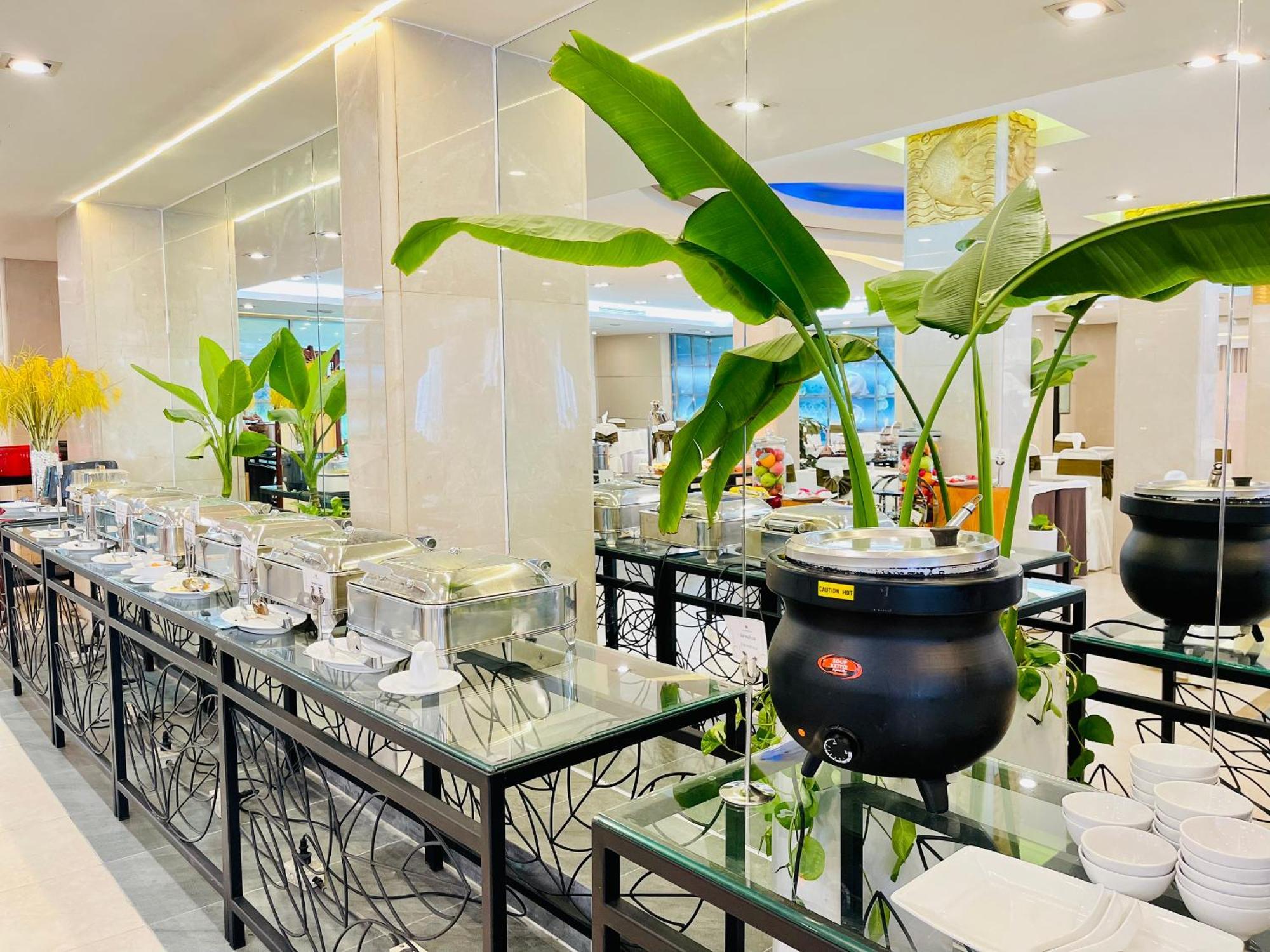 Bao Son International Hotel Hanoi Buitenkant foto