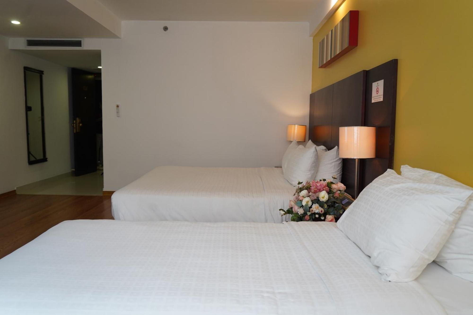 Bao Son International Hotel Hanoi Buitenkant foto