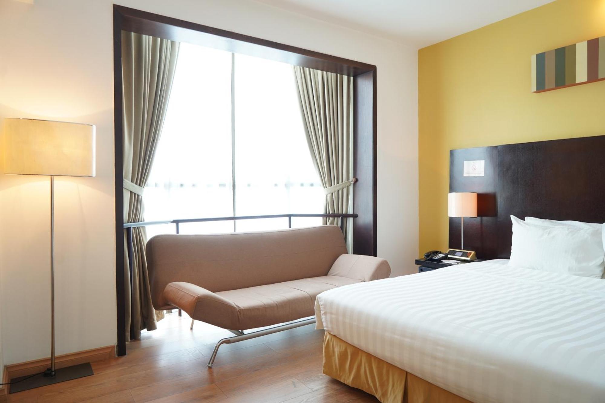 Bao Son International Hotel Hanoi Buitenkant foto