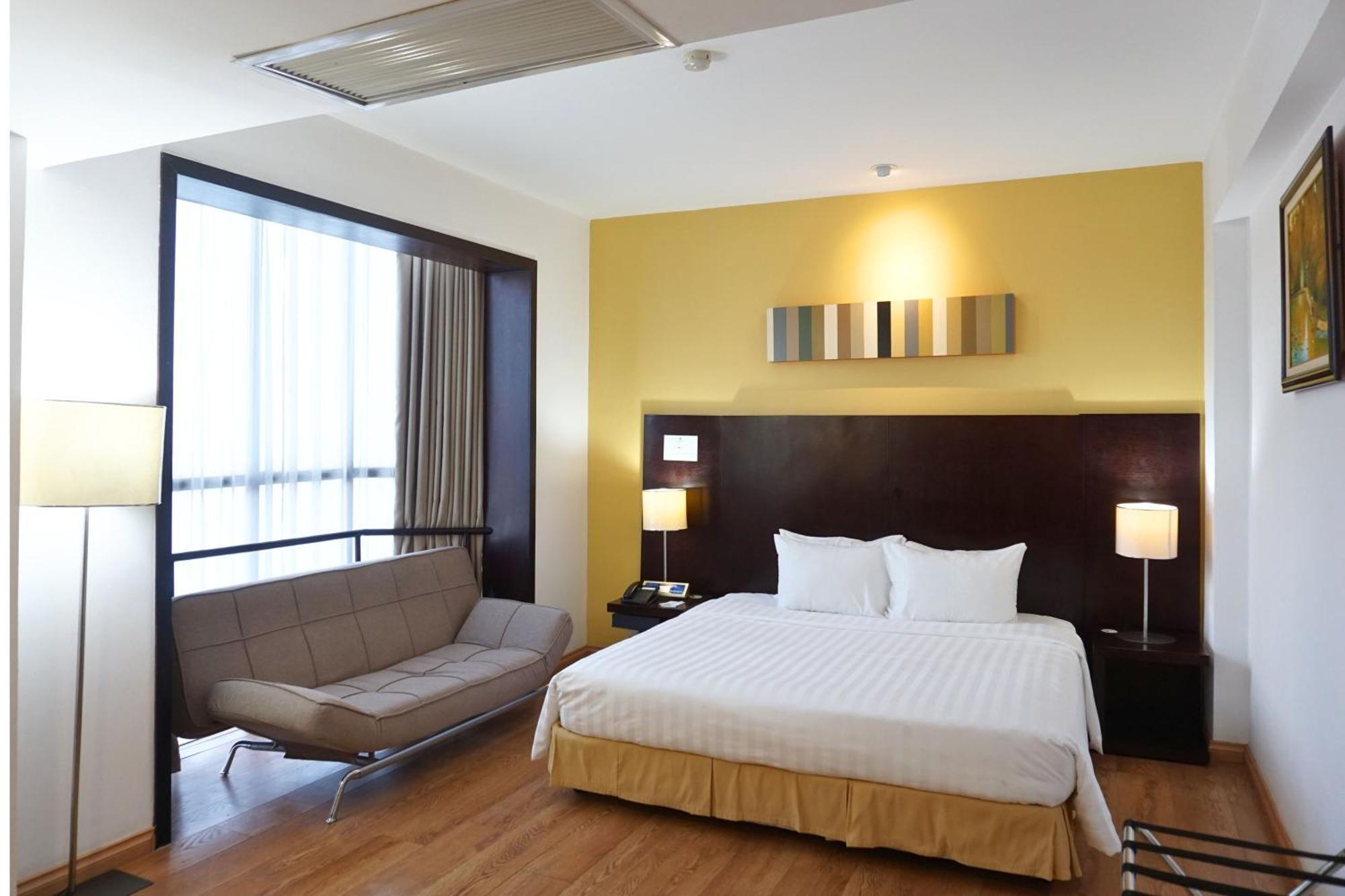Bao Son International Hotel Hanoi Buitenkant foto